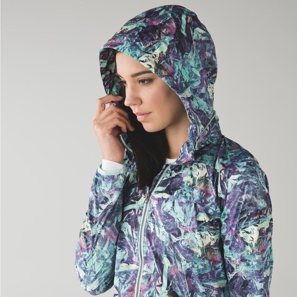 Lululemon Miss Misty Jacket II Iridescent Multi Packable Rain Jacket Sz 6 - Picture 4 of 13